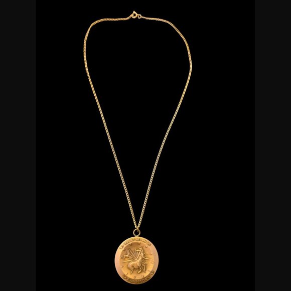 Vintage 1970's Zodiac Capricorn Gold Tone 46mm Pendant 24" Chain Necklace - Picture 5 of 9